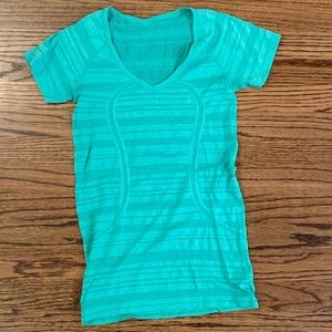Lululemon run tee